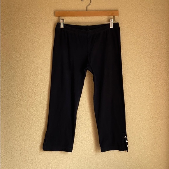 American Apparel Pants - American Apparel Blk Capri Leggings w/Side Buttons